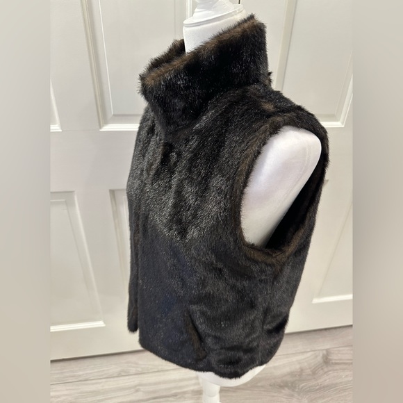 Cejon faux mink sleeveless vest in size Small - Picture 9 of 13